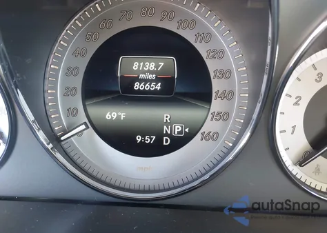 2014 Mercedes-Benz Glk 350 4Matic z USA, uszkodzony, nr VIN WDCGG8JB7EG223279